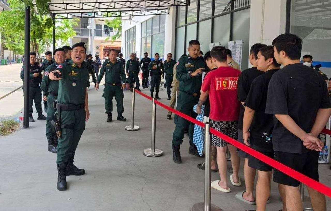 柬埔寨新闻 昨天柬移民总局接收了近千人！