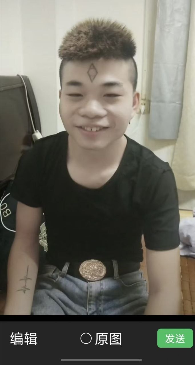 叶长松，广西南宁人儿子你都三年了，你为什么不联系我，求求园区老板高抬贵手见到我儿子让他跟妈妈联系一下！儿子是妈妈的心头肉，在这三年的时间，我坚熬着，每天吃不下睡不着，每天等着盼着子儿子能联系我