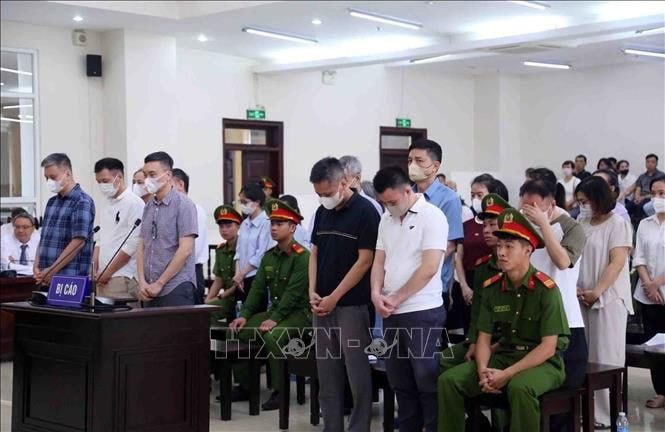🇻🇳#越南新闻 食品安全局受贿案二审开庭！原局长阮清风、陈越娥等35人上诉求减刑